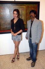 Shazahn Padamsee inaugurated painting exhibition of Artist Ramesh Thorat at Jehangir art gallery, Kala Ghoda in Mumbai on 11th Dec 2012 (5).jpg